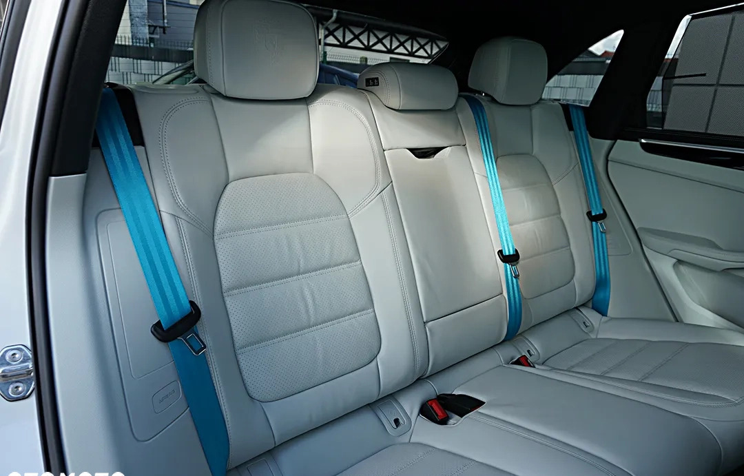 Porsche Macan cena 369000 przebieg: 1000, rok produkcji 2023 z Lipsko małe 781